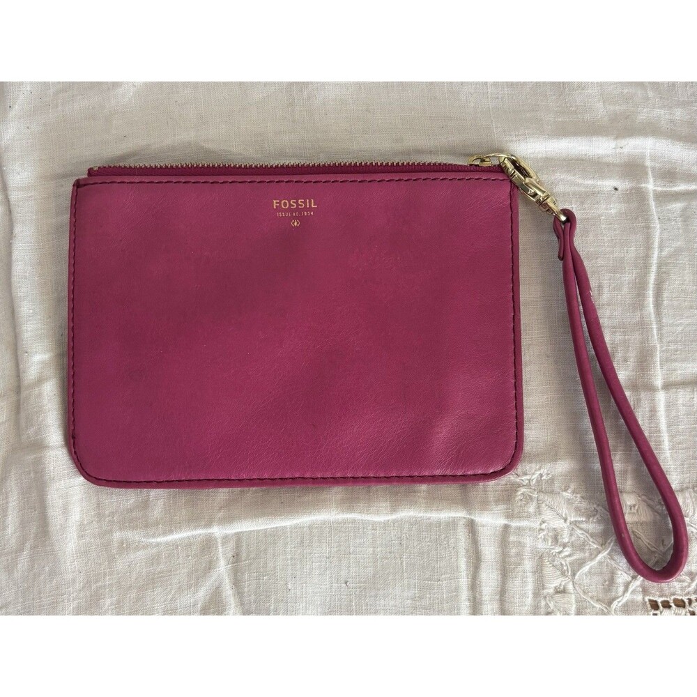 Fossil  Leather Wristlet Wallet Purse Fuchsia with Bronze